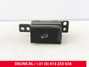 Gebruikte Schakelaar (diversen) MG HS/EHS I (AS23) 1.5 EHS T-GDI Hybrid Prijs € 24,20 Inclusief btw aangeboden door van Deijne Onderdelen Uden B.V.