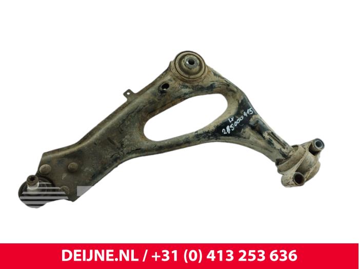 Mercedes Vito Draagarm onder links-voor O277950
