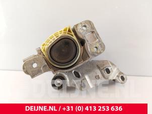 Mercedes Vito Engine mount O277989 photo 3