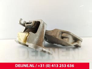 Mercedes Vito Engine mount O277989 photo 2
