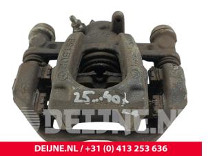 Mercedes eVito Remklauw (Tang) links-achter O278049 foto 3