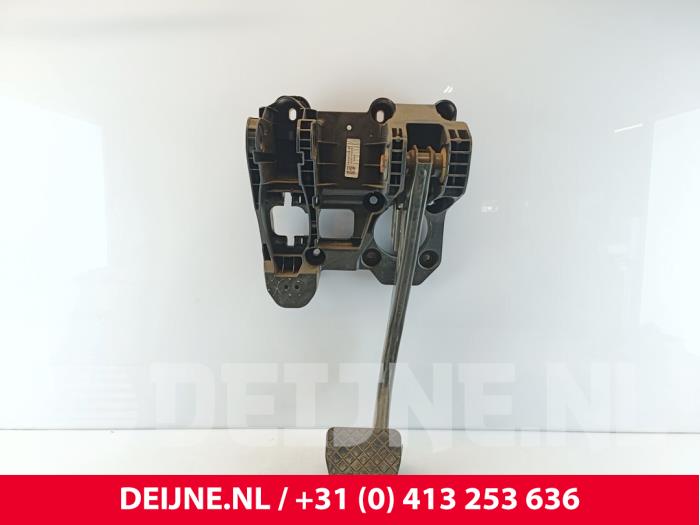 Volkswagen Crafter Rempedaal O278014