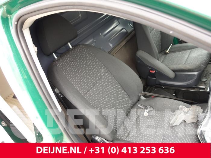 Mercedes eVito Seat, right O278061