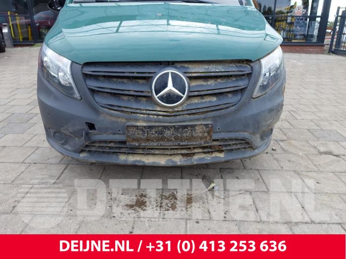 Mercedes eVito Emblem O278153