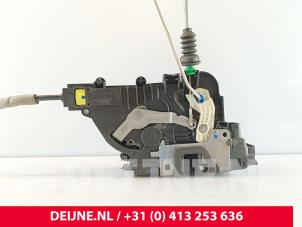 Mercedes eVito Deurslot Mechaniek 2Deurs rechts O278180 foto 2
