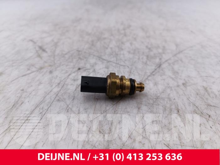 Gebruikte Temperatuursensor Motor Volvo XC60 II (UZ) 2.0 B4 16V Mild Hybrid AWD Prijs € 20,00 Margeregeling aangeboden door van Deijne Onderdelen Uden B.V.