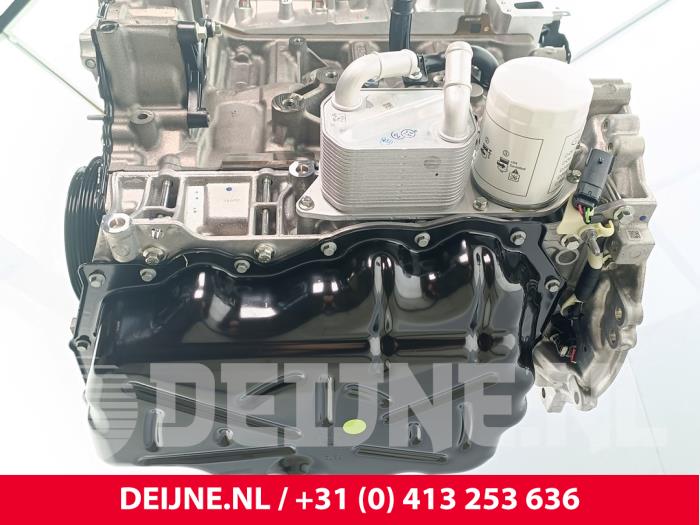 Motor van een Ford Transit 2.0 TDCi 16V Eco Blue 105 2023