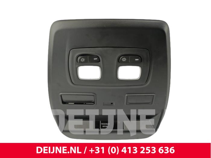 Nissan Primastar Interior lighting, front O278245