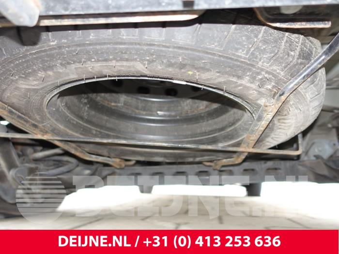 Nissan Primastar Aufhängemechanik Reserverad O278262