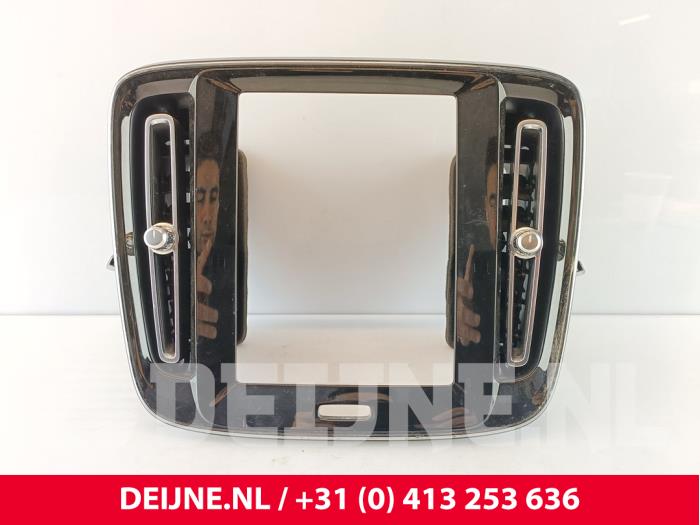 Volvo C40 Luftgitter Armaturenbrett O278232