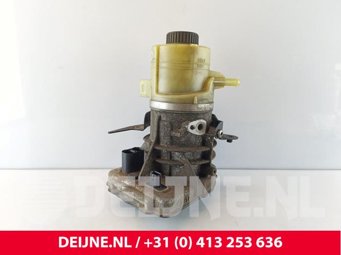 Gebruikte Servopomp Renault Trafic (1FL/2FL/3FL/4FL) 1.6 dCi Twin Turbo Prijs € 302,50 Inclusief btw aangeboden door van Deijne Onderdelen Uden B.V.
