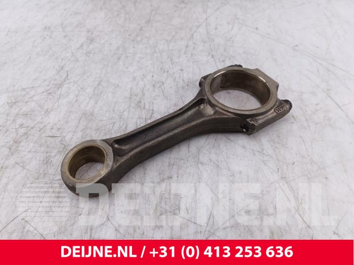 Gebruikte Drijfstang Volkswagen Multivan T5 (7E/7HC/7HF/7HM) 2.5 Tdi Prijs € 96,80 Inclusief btw aangeboden door van Deijne Onderdelen Uden B.V.