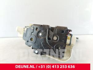 Volkswagen Transporter Door lock mechanism 2-door, left O278468 photo 3