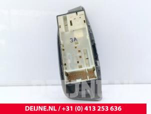 Nissan NV200 Electric window switch O278549 photo 2
