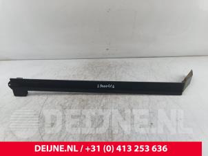 Gebruikte Sierstrip Mercedes Citan (420.6) 1.5 110 CDI Prijs € 30,25 Inclusief btw aangeboden door van Deijne Onderdelen Uden B.V.