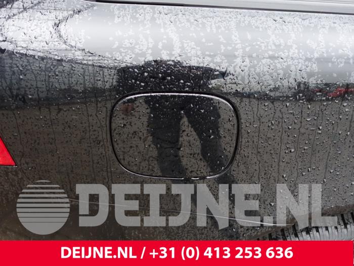 Volvo V70 Tankklappe O278928