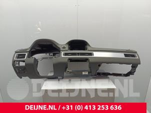 Gebruikte Dashboard Volvo V70 (BW) 2.0 T4 16V Prijs € 300,00 Margeregeling aangeboden door van Deijne Onderdelen Uden B.V.