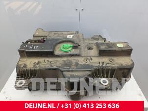 Gebruikte Adblue tank Nissan Primastar 2.0 dCi 130 Prijs € 350,90 Inclusief btw aangeboden door van Deijne Onderdelen Uden B.V.