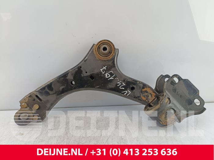 Volvo V60 Front lower wishbone, left O279072