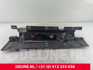 Opel Vivaro Rücklicht links O279100 foto 3
