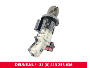 Opel Vivaro Ignition lock + key O279123 photo 2