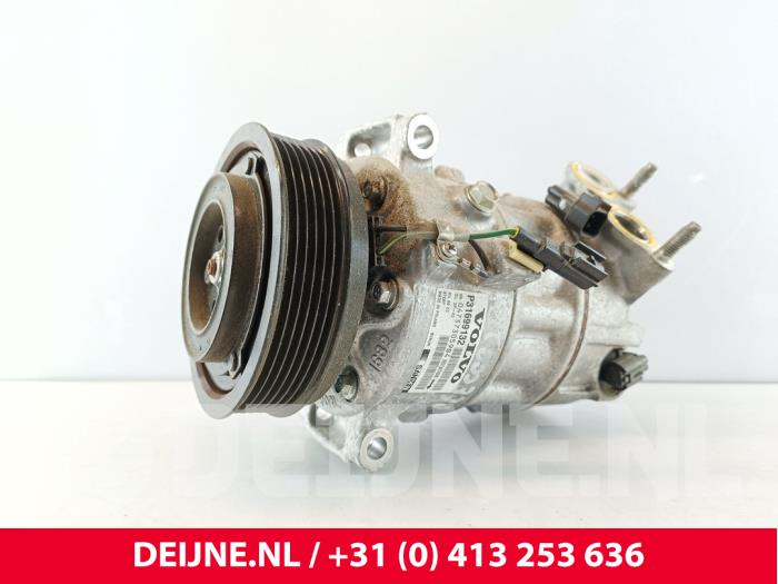 Gebruikte Aircopomp Volvo XC90 II 2.0 T5 16V AWD Prijs € 160,00 Margeregeling aangeboden door van Deijne Onderdelen Uden B.V.
