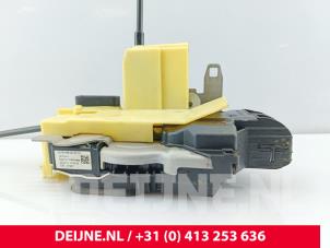 Volvo XC90 Deurslot Mechaniek 4Deurs rechts-achter O279429 foto 2