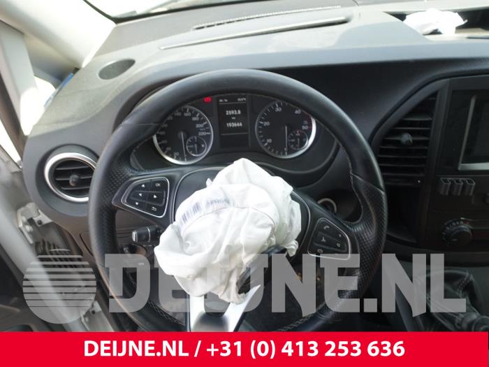 Mercedes Vito Lenkrad O279636