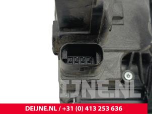 Mercedes Vito Deurslot Mechaniek 2Deurs rechts O279649 foto 3