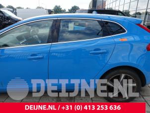Volvo V40 Zijskirt links O279729 foto 3