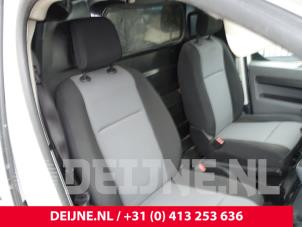 Gebruikte Stoel rechts Citroen Jumpy 1.6 Blue HDi 95 Prijs € 302,50 Inclusief btw aangeboden door van Deijne Onderdelen Uden B.V.