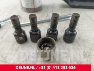 Porsche Cayenne Tyre repair kit O280048 photo 3