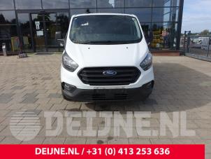 Gebruikte Voorruit Ford Transit Custom 2.0 TDCi 16V Eco Blue 105 Prijs € 211,75 Inclusief btw aangeboden door van Deijne Onderdelen Uden B.V.