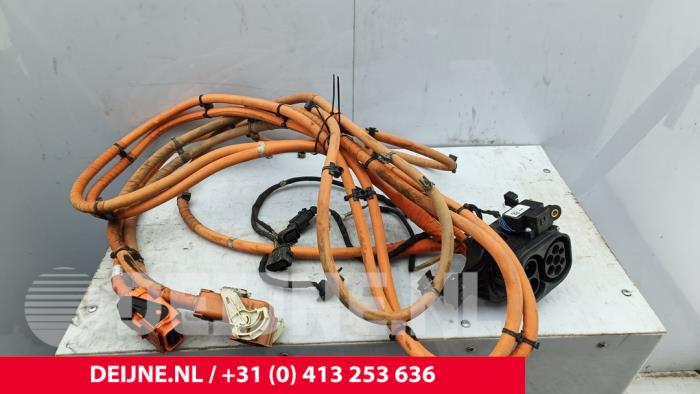 Volkswagen Crafter Oplaadpunt stekker aansluiting O280397
