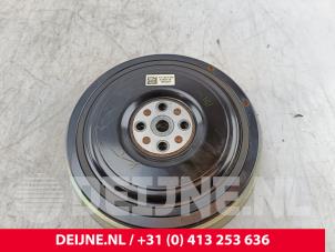 Gebruikte Krukas Poelie Volvo V90 II (PW) 2.0 D3 16V Prijs € 65,00 Margeregeling aangeboden door van Deijne Onderdelen Uden B.V.