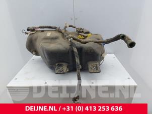 Gebruikte Tank adblue Ford Transit 2.0 TDCi 16V Eco Blue 170 Prijs € 217,80 Inclusief btw aangeboden door van Deijne Onderdelen Uden B.V.