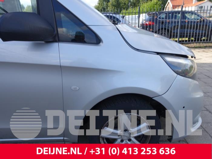 Mercedes Vito Driehoeks Ruit rechts-voor O280609