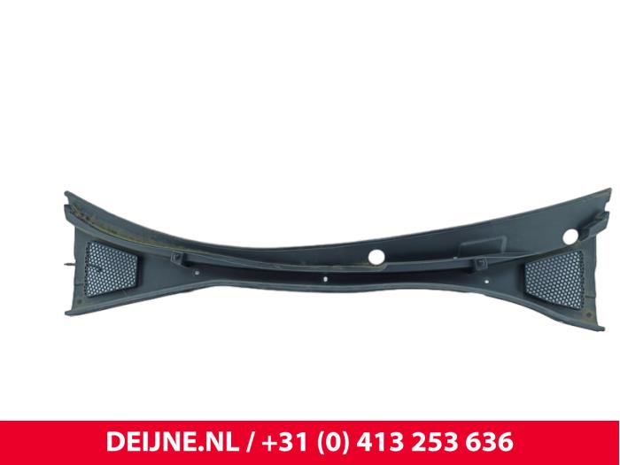 MG MG5 Electric Cowl top grille O280767