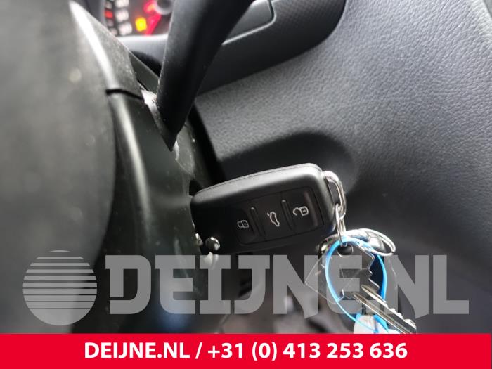 Volkswagen Caddy Zündschloss+Schlüssel O280729