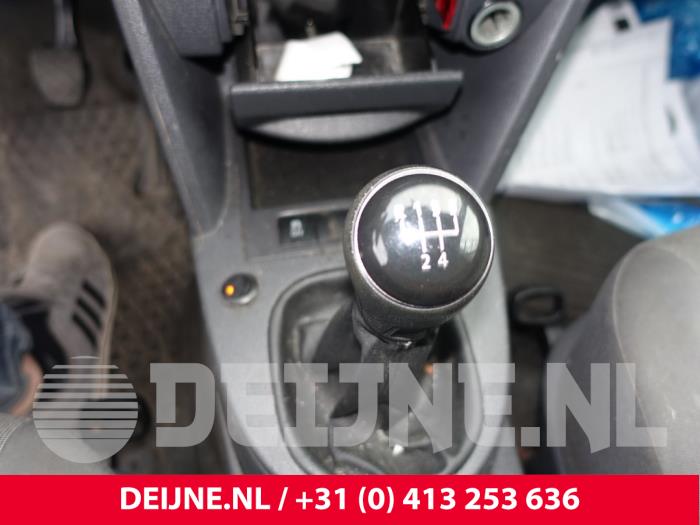 Gebruikte Versnellingspook Volkswagen Caddy III (2KA,2KH,2CA,2CH) 1.6 TDI 16V Prijs € 78,65 Inclusief btw aangeboden door van Deijne Onderdelen Uden B.V.