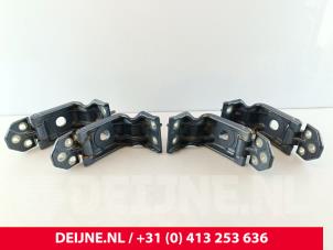 Gebruikte Scharnierset Nissan NV 400 (M9J) 2.3 dCi 130 16V Prijs € 242,00 Inclusief btw aangeboden door van Deijne Onderdelen Uden B.V.