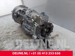 Volkswagen Crafter Gearbox O280966 photo 3
