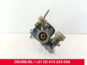 Mercedes Vito Sliding door roller, right O280997 photo 3