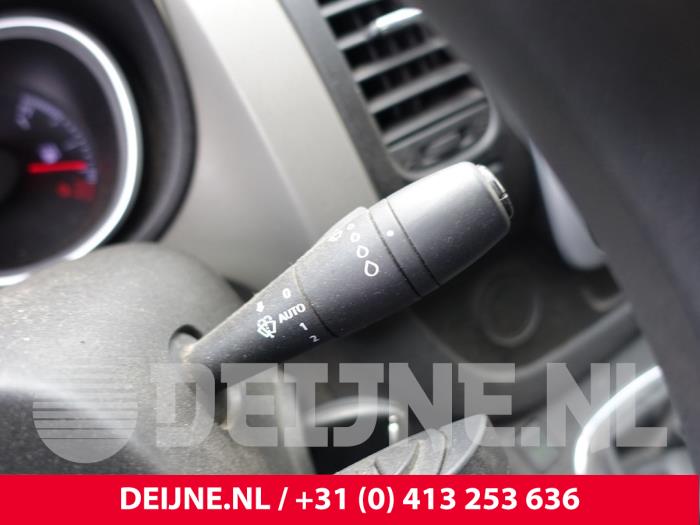 Renault Trafic Steering column stalk O281123