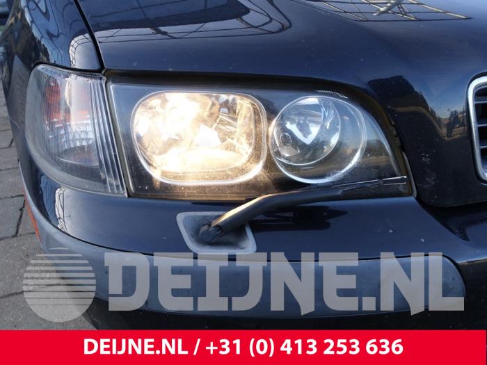 Volvo V40 Koplamp rechts O281306