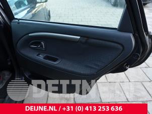 Volvo V40 Portier 4Deurs rechts-achter O281311 foto 2