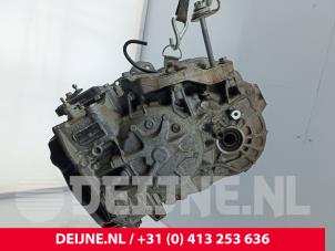 Volvo V40 Gearbox O281368 foto 4