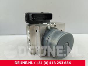Mercedes eSprinter ABS pump O281392 photo 2