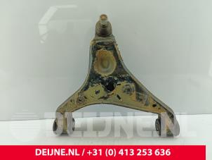 Mercedes eSprinter Draagarm onder rechts-voor O281411 foto 2