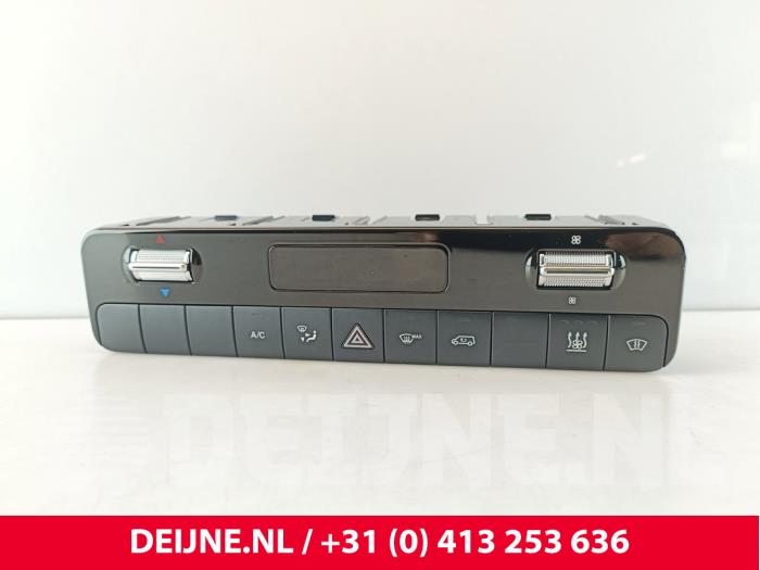 Mercedes eSprinter Kachel Bedieningspaneel O281419